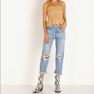 Levi’s Blue Distressed Ripped Denim Jeans. Wedgie, high rise and 100% cotton 25